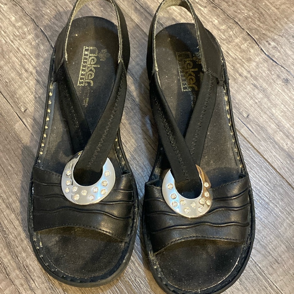 REIKERS Black “Vicki “ comfort sandals